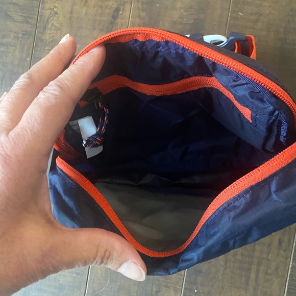 L.L. Bean  Stowaway Waist Fanny pack - Picture 9 of 11